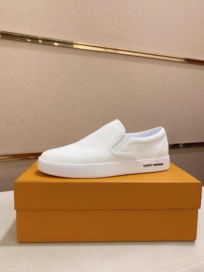 CN - New Arrival Luv Sneaker 057