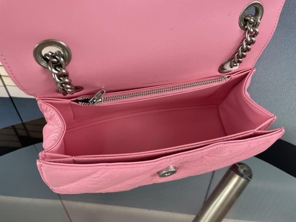 BALENCIAGA CRUSH SMALL CHAIN BAG QUILTED IN PINK 25CM