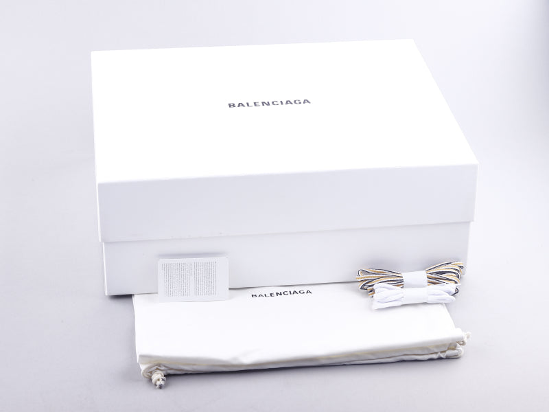 CN - Bla Track Three Generations Sneaker