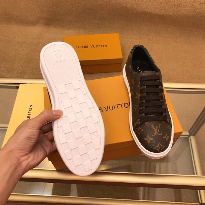 CN - New Arrival Luv Sneaker 064