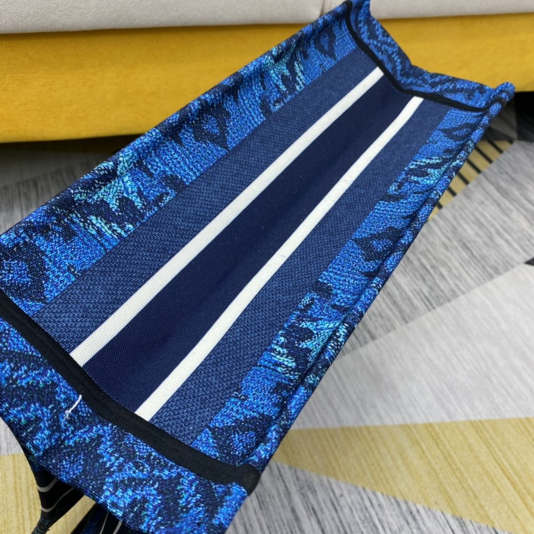 CN - New Collection Bags DIR 064