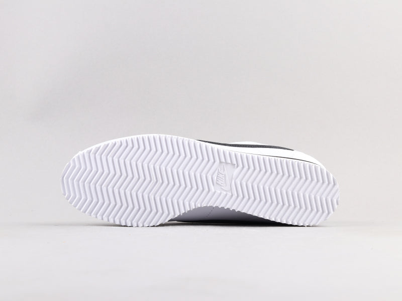 CN - NKE generation black and white