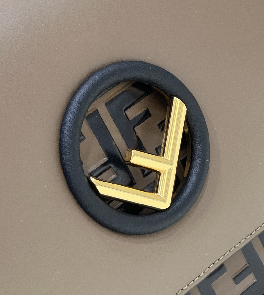 FI Kan I F Medium Brown Bag For Woman 18cm/7in 8BT284A651F13VK