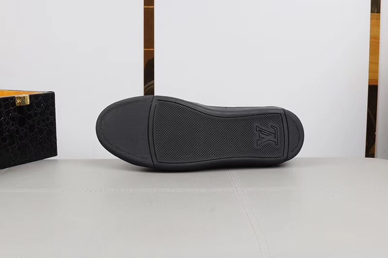 CN - New Arrival Luv Sneaker 053