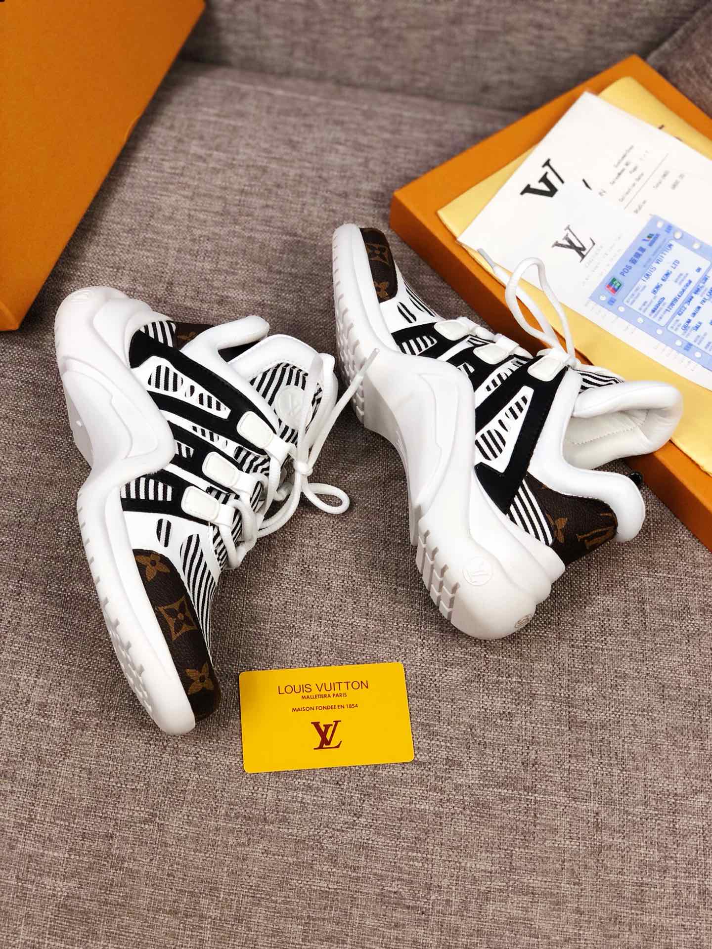 CN - LUV Archlight Black White Sneaker