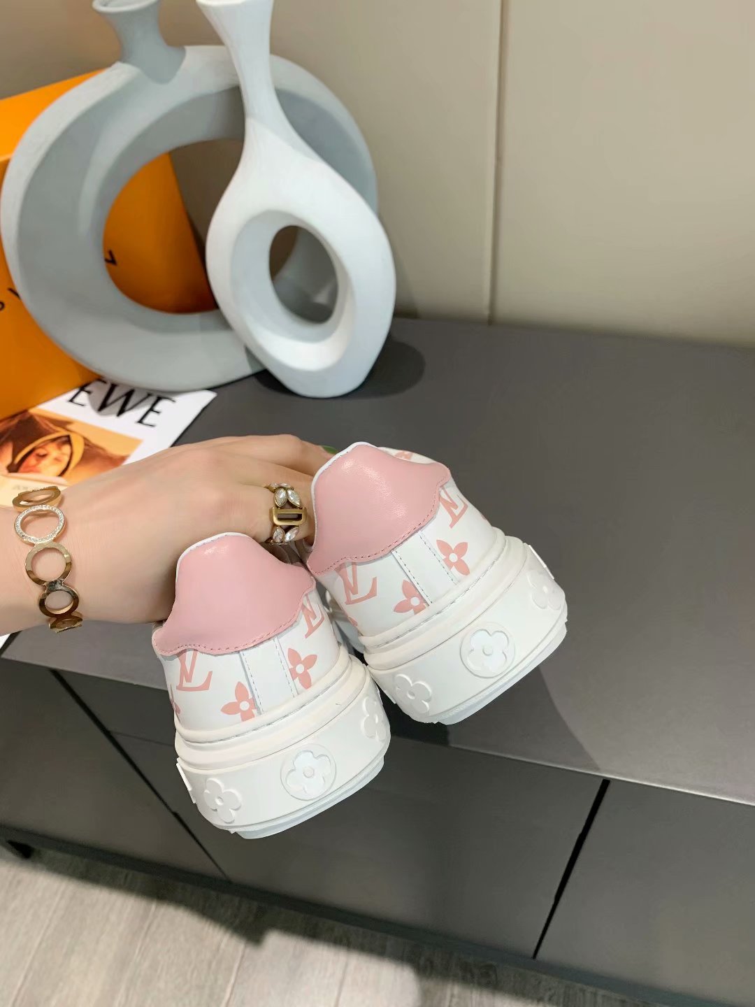 CN - LUV Time Out PInk Sneaker