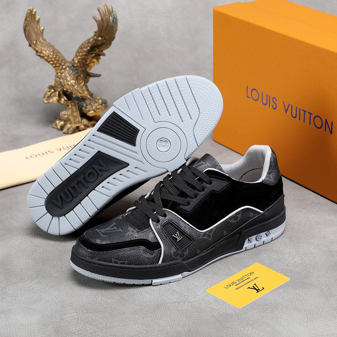 CN - Luv Rivoli In Black Sneaker