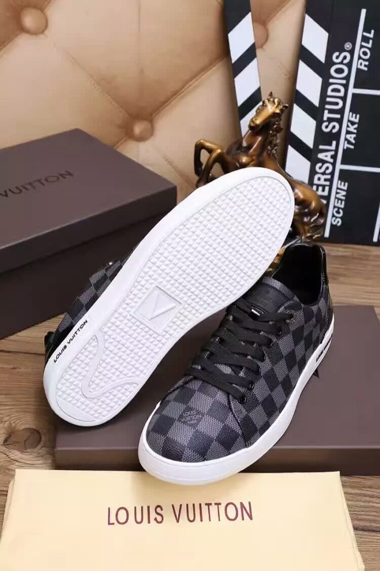 CN - LUV Black Sneaker