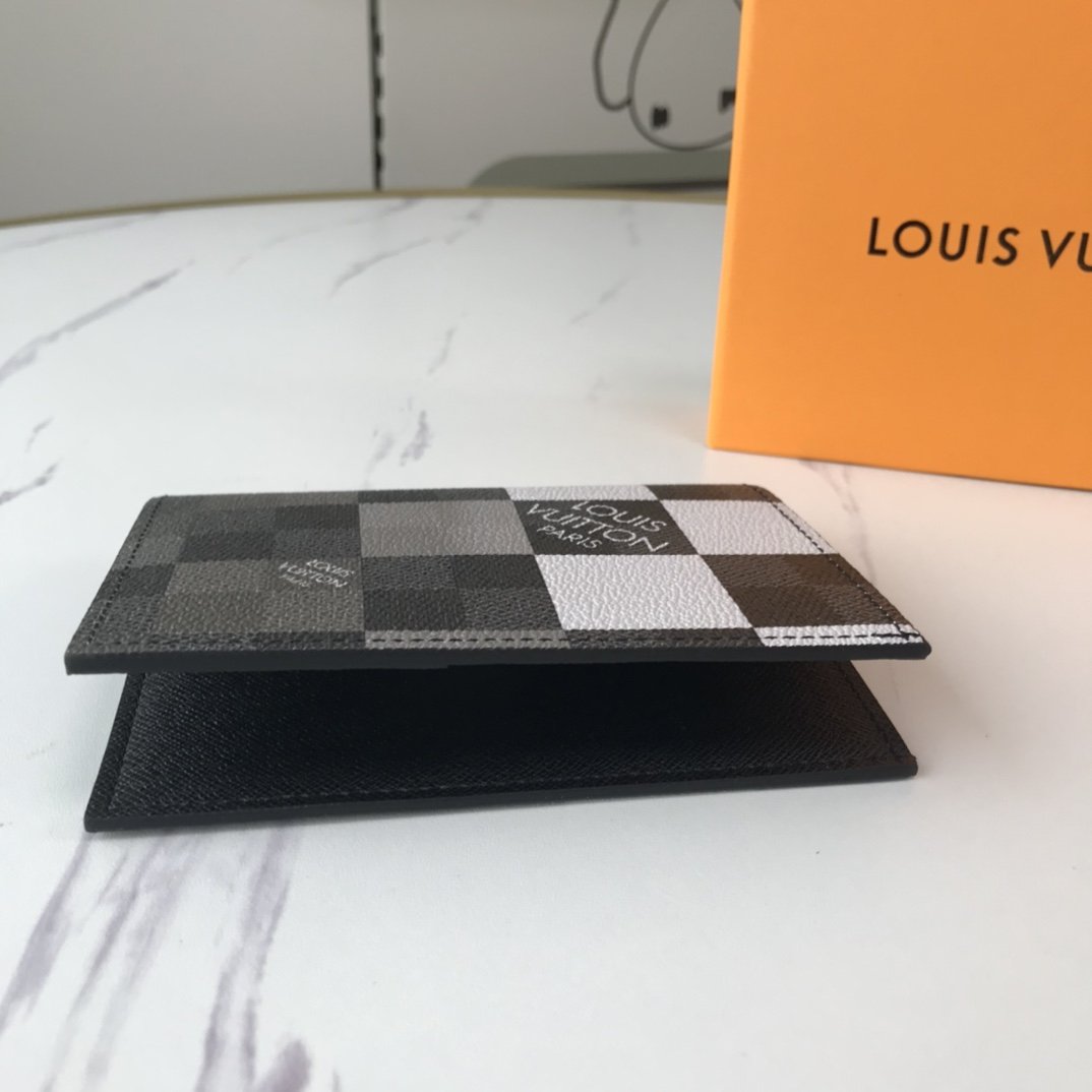 CN - New Collection Wallet LUV 048