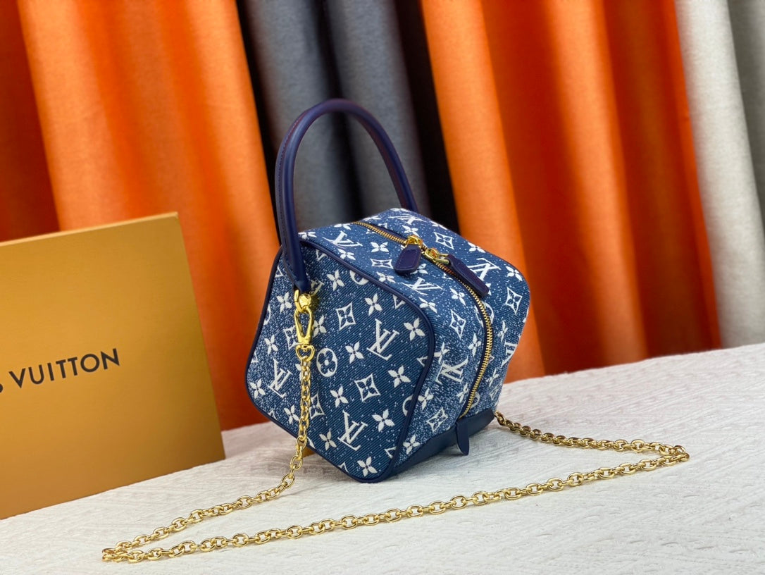 CN - New Collection Bags LUV 677