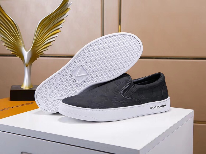 CN - New Arrival Luv Sneaker 056