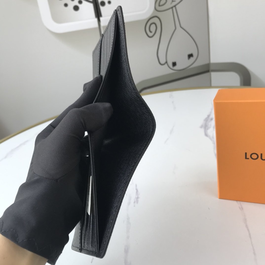 CN - New Collection Wallet LUV 011