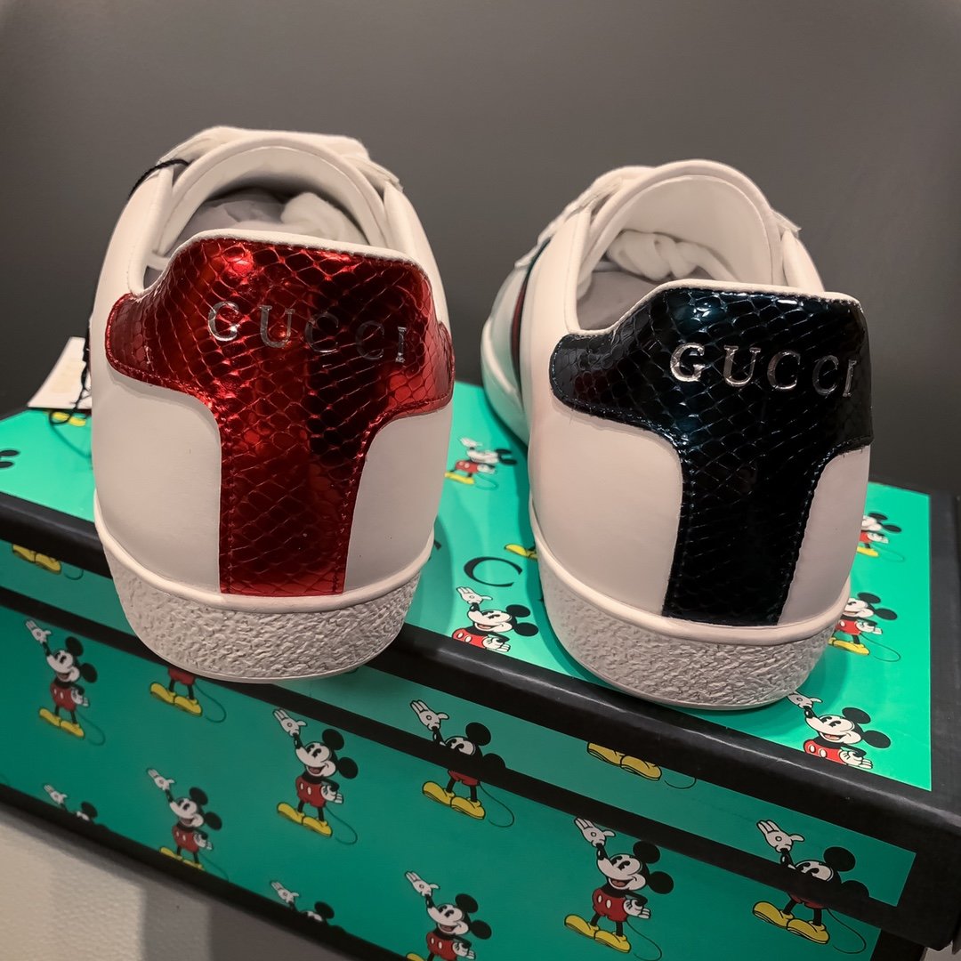 CN-GCI ACE LEATHER SNEAKER WITH HEART 108