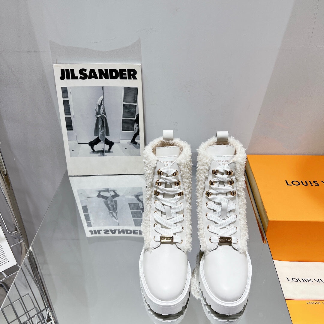 New Collection LUV BOOTS 008