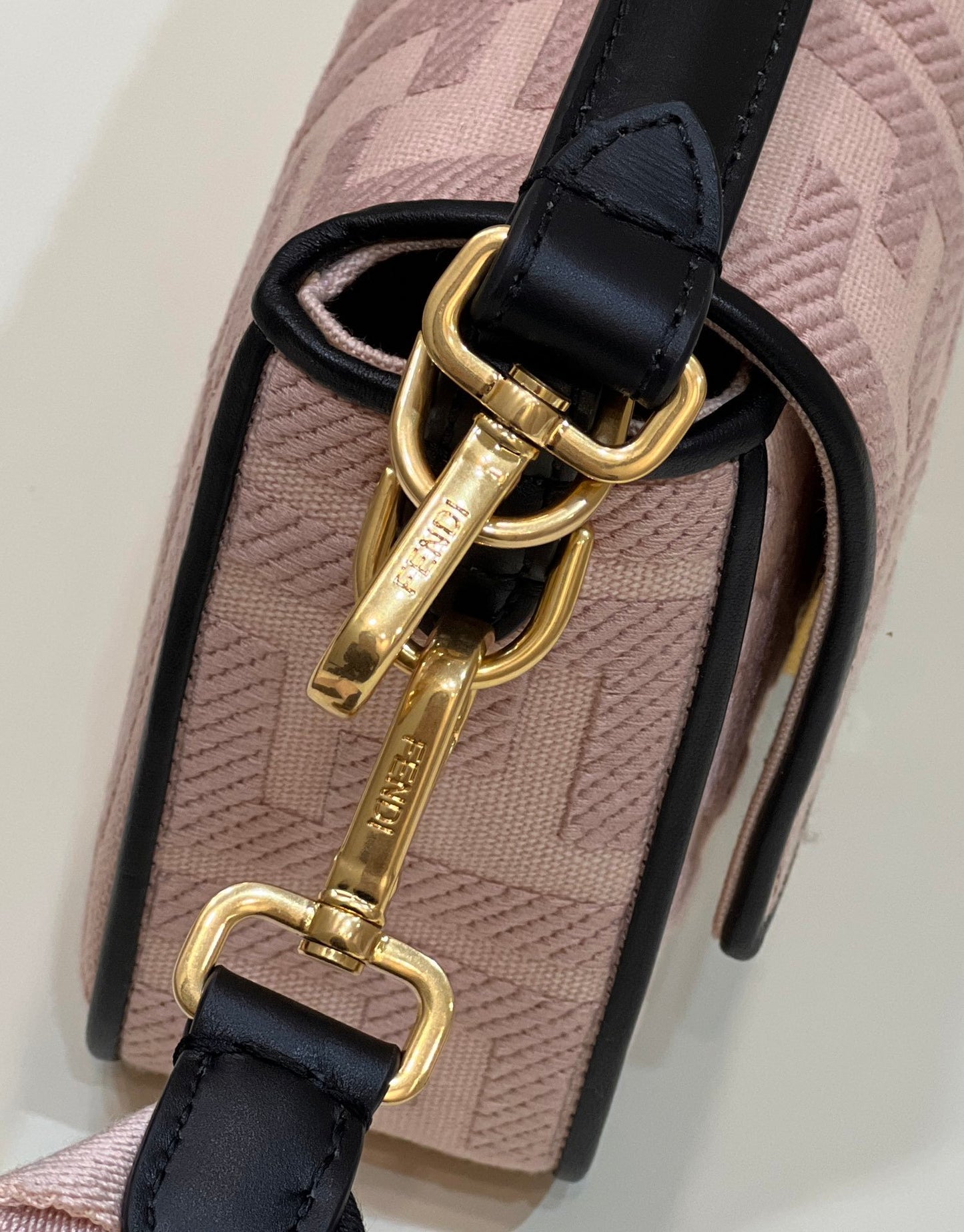 FI Baguette Light Pink For Women, Women’ Handbags, Shoulder And Crossbody Bags 10.6in/27cm FF 8BR600