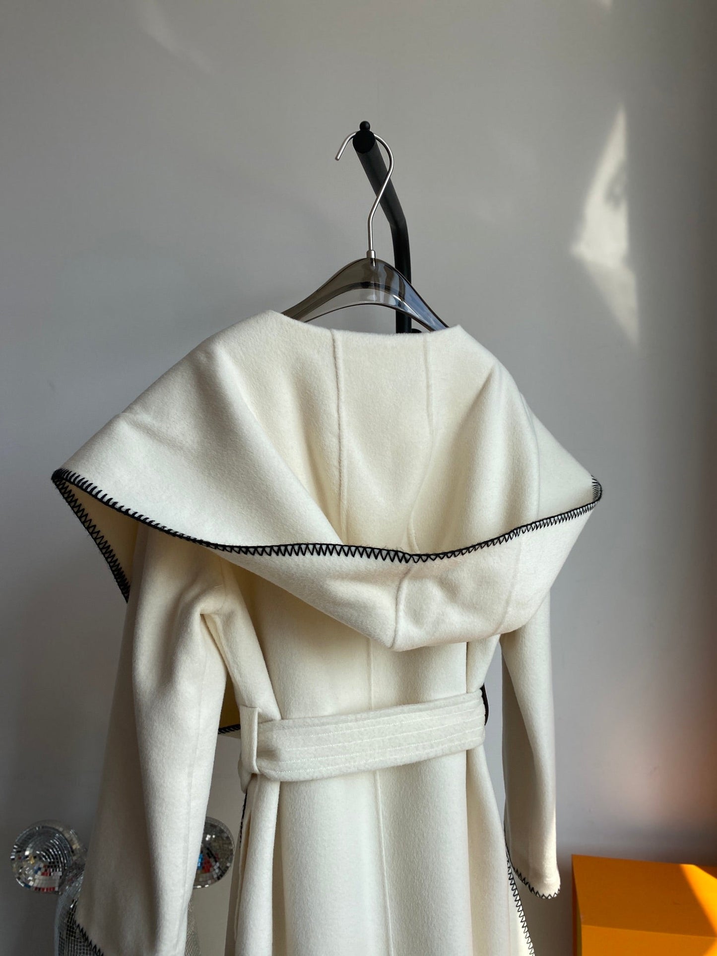 CN - New Collection LUV Wrap Coat 028