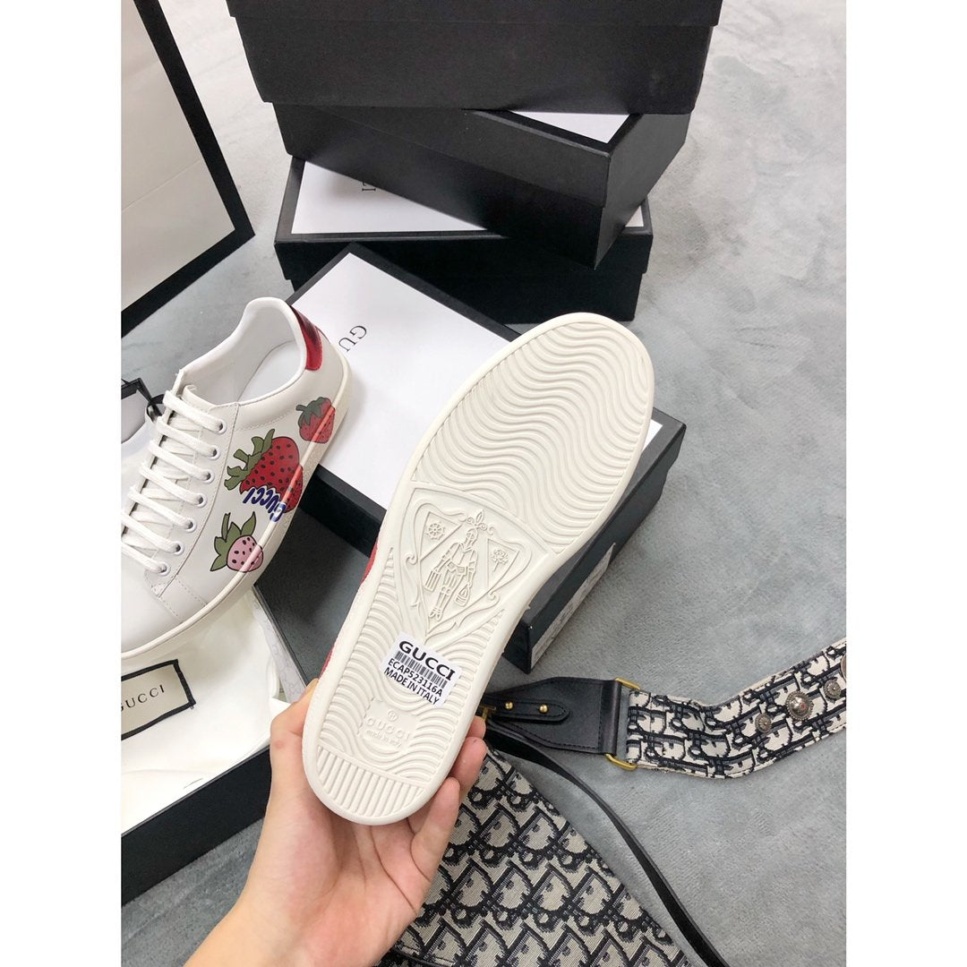 CN-GCI ACE STRAWBERRY MIRROR Sneaker 085