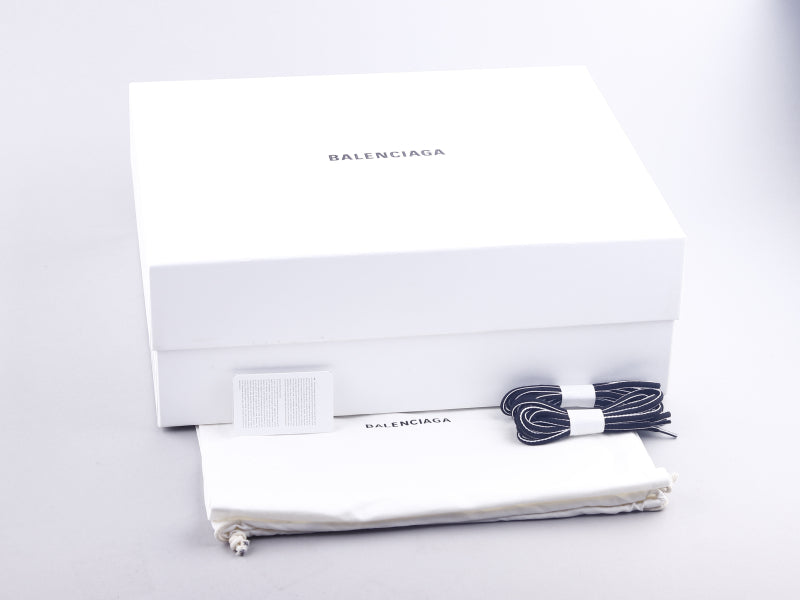 CN - Bla Track Three Generations Sneaker