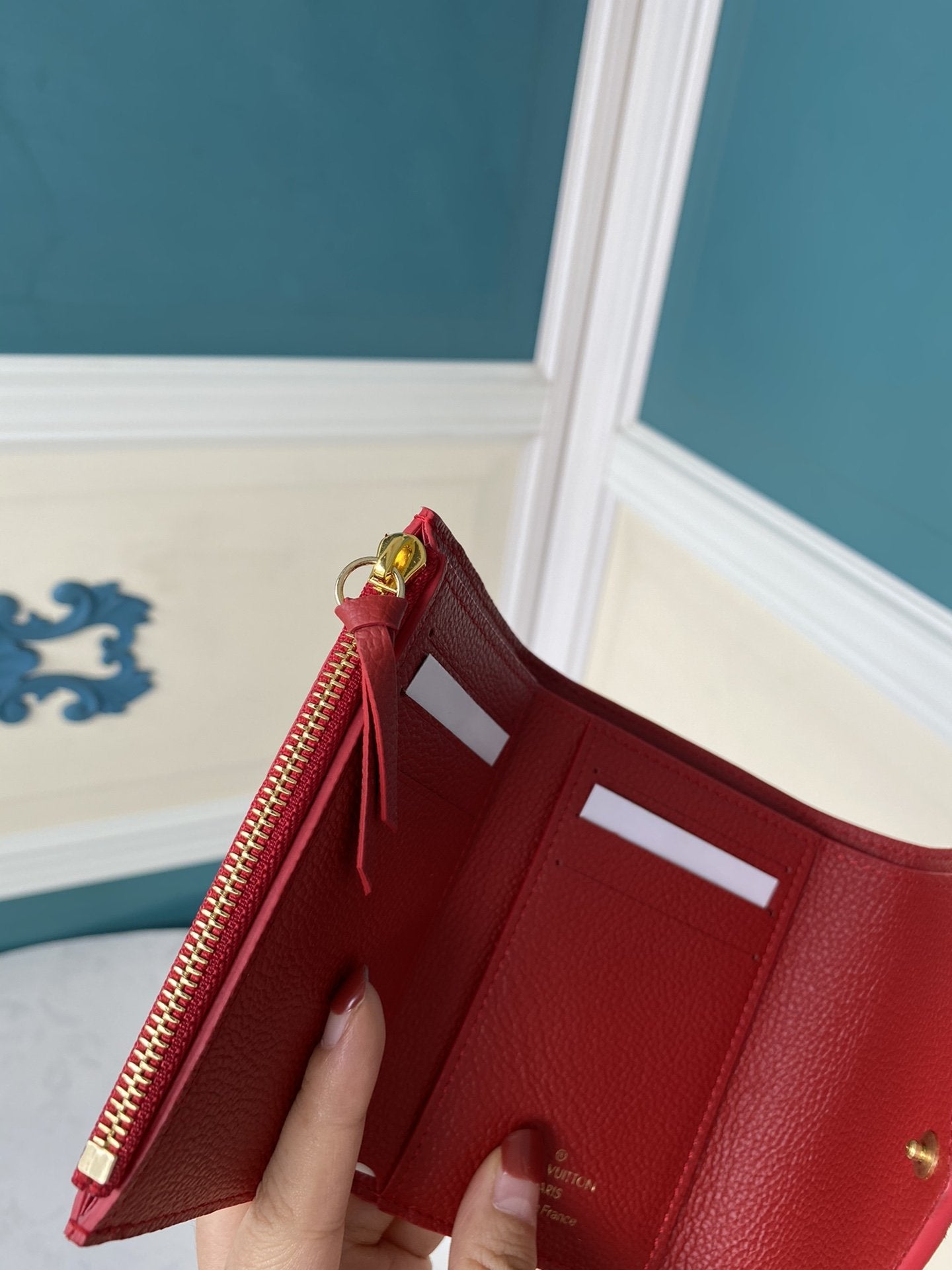 CN - New Collection Wallet LUV 060