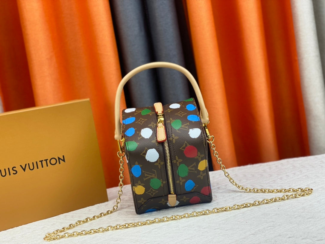 CN - New Collection Bags LUV 679