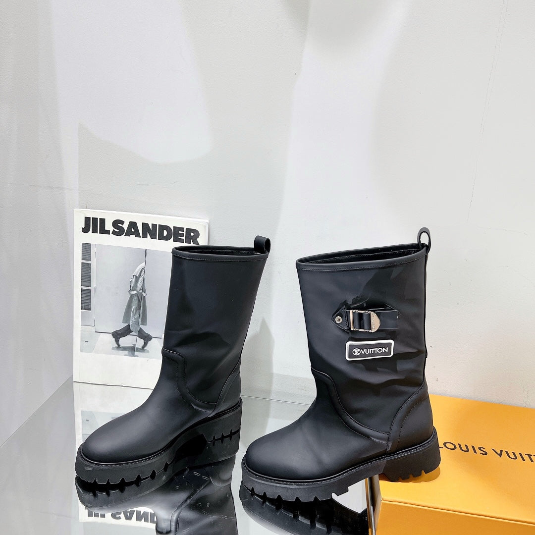 New Collection LUV BOOTS 012