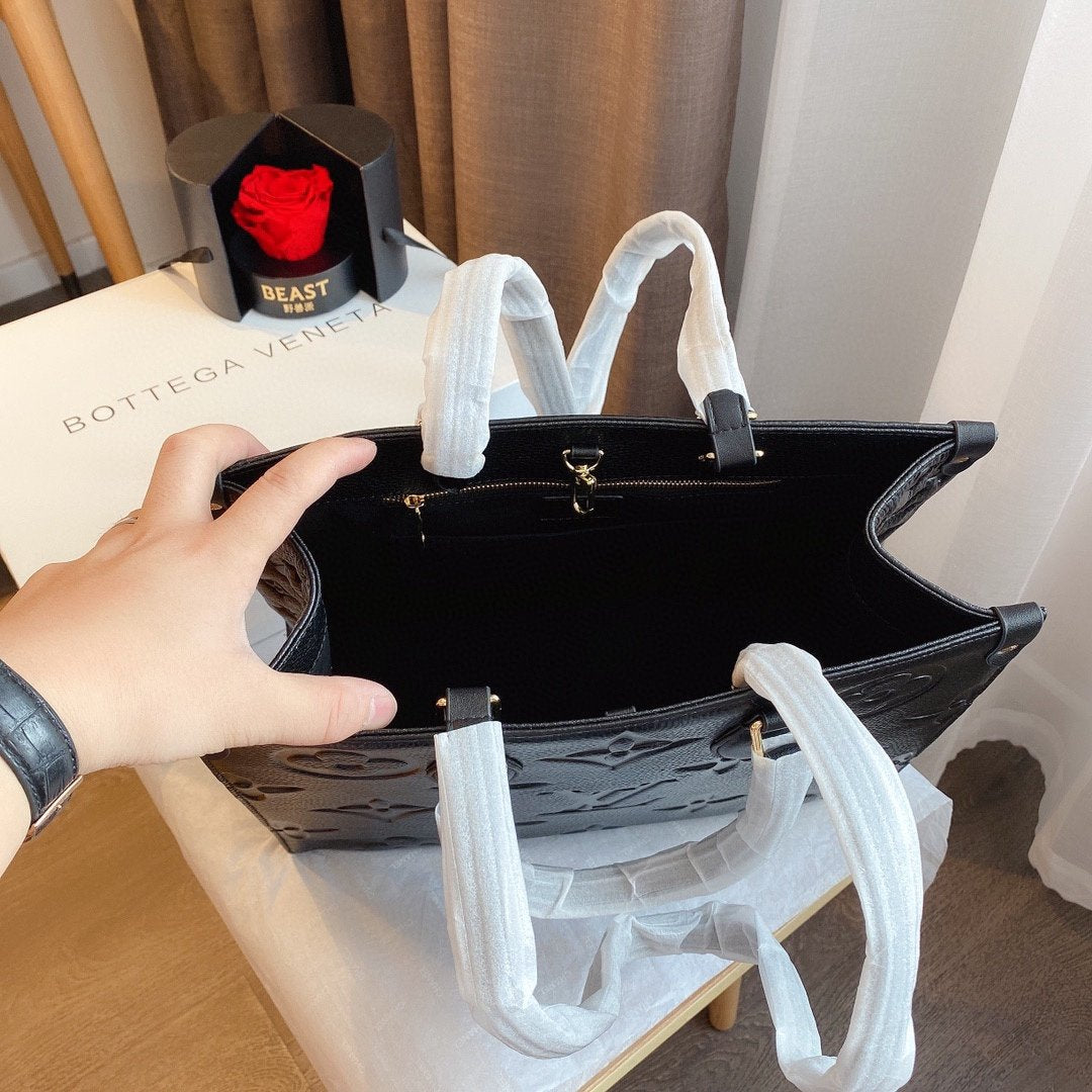 CN - New Collection Bags LUV 463