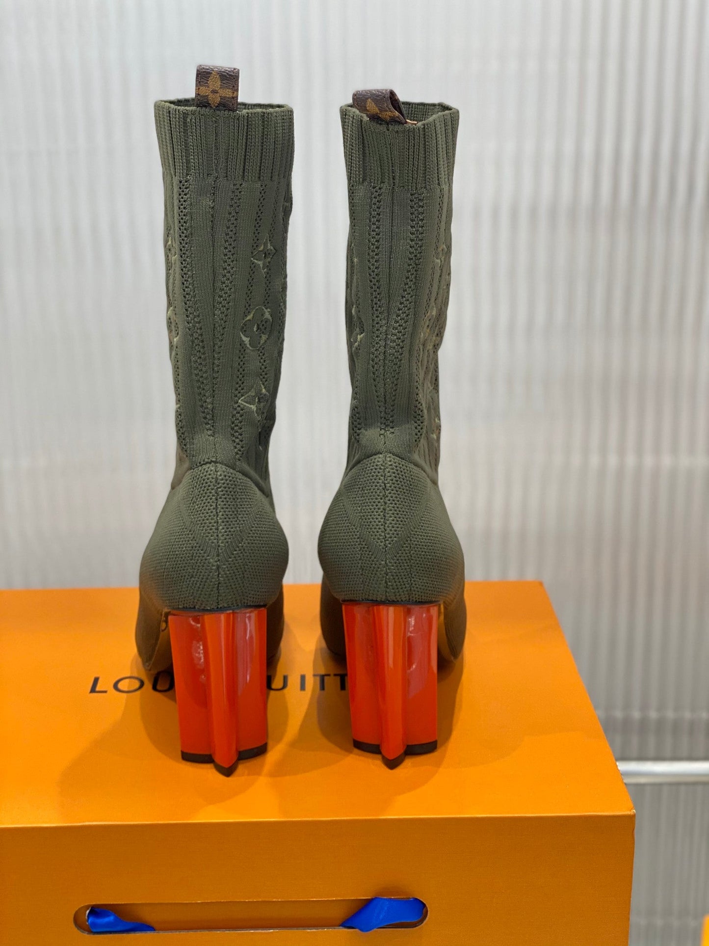 New Collection LUV BOOTS 048