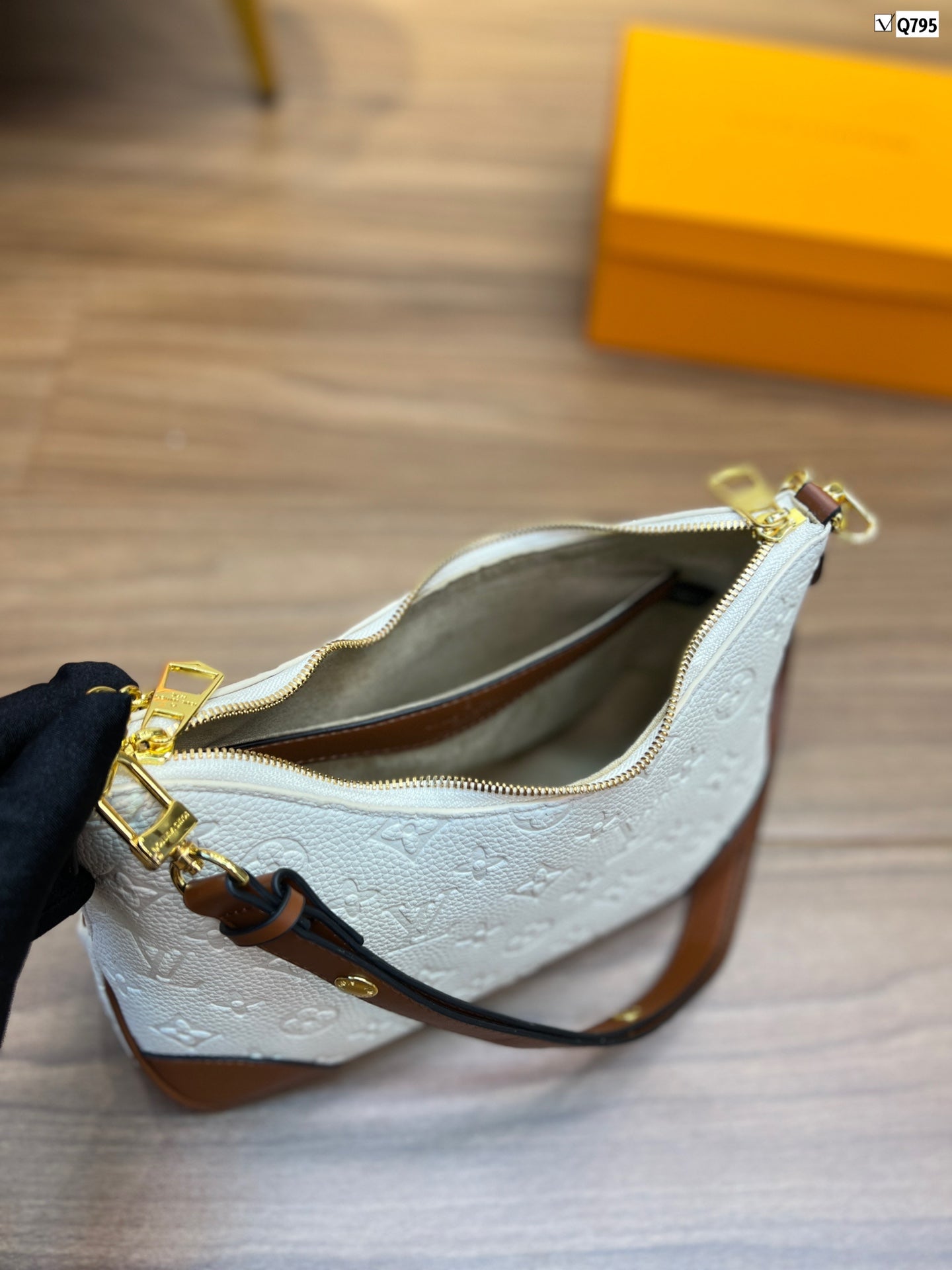 CN - New Collection Bags LUV 538