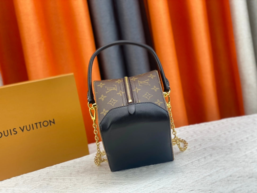 CN - New Collection Bags LUV 678