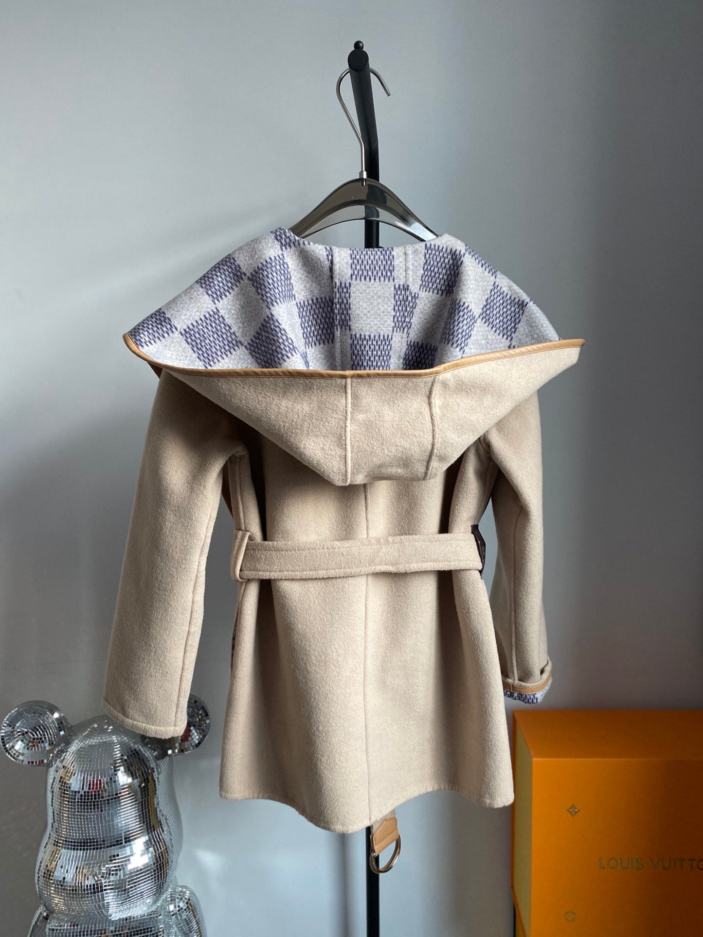 CN - New Collection LUV Wrap Coat 026