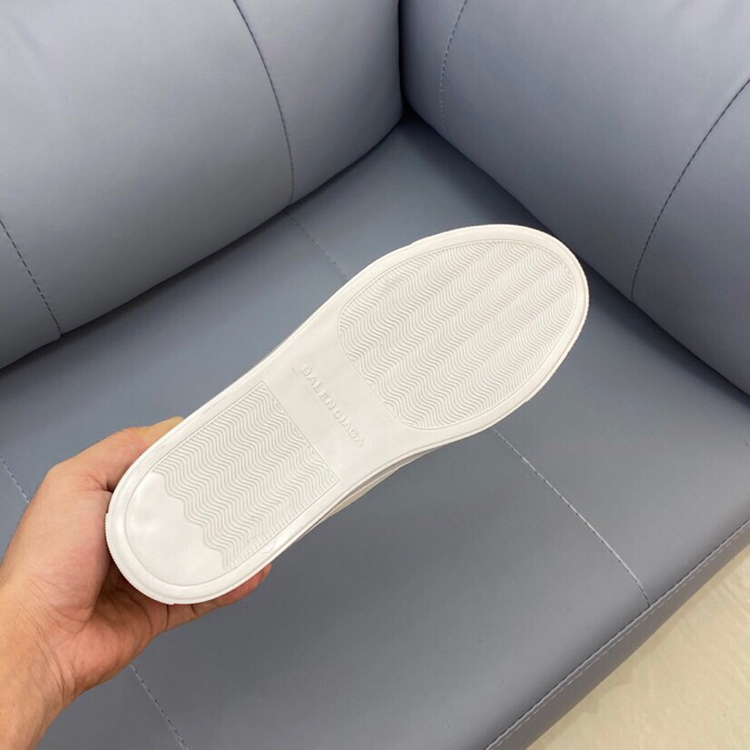 CN - Bla Classic Arena Creased Silhouette ResurfaCNs