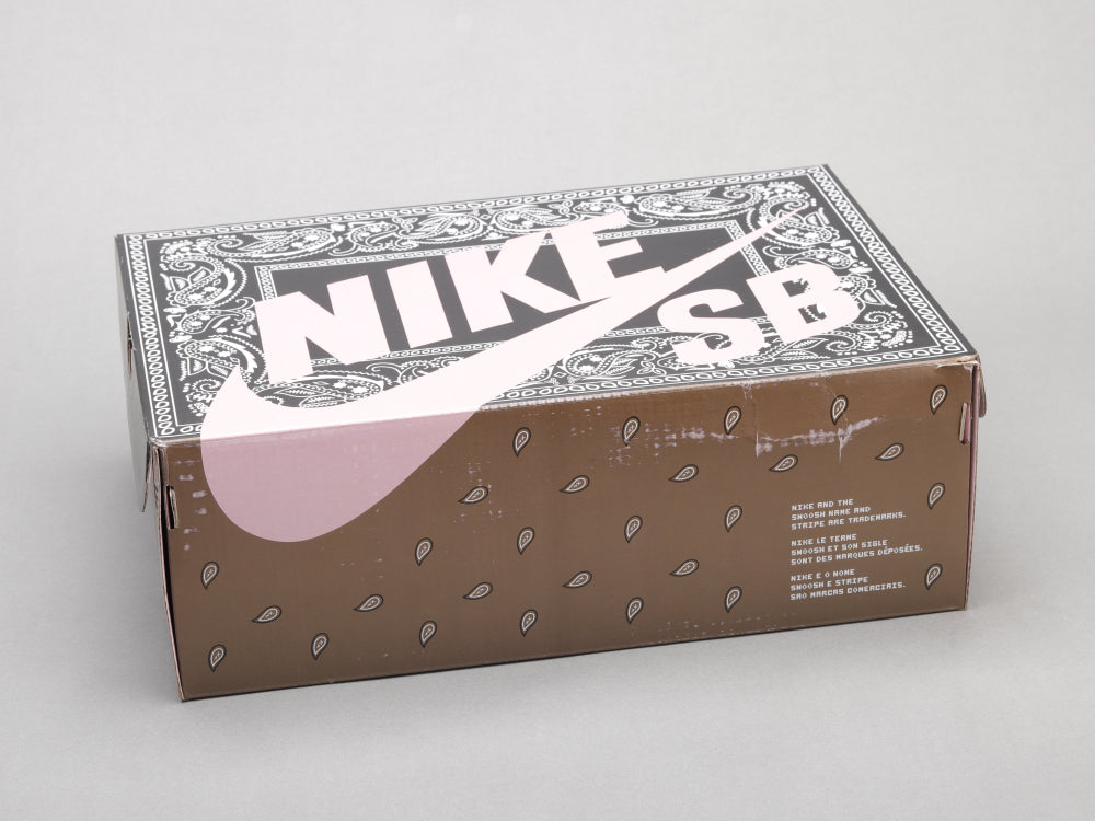 CN - Travis Scott x SB Dunk Low Cashew Blossom