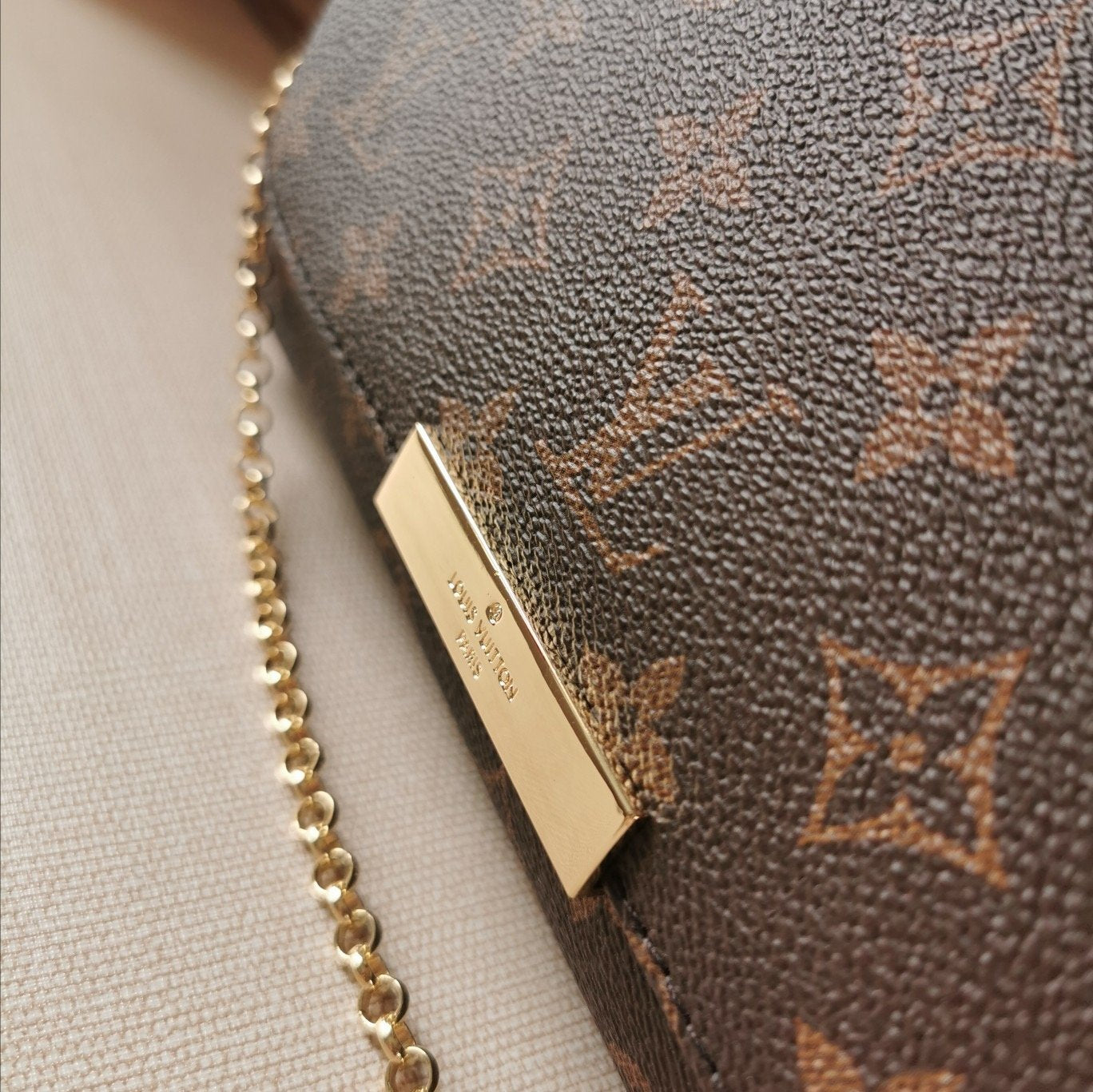 CN - New Collection Bags LUV 282