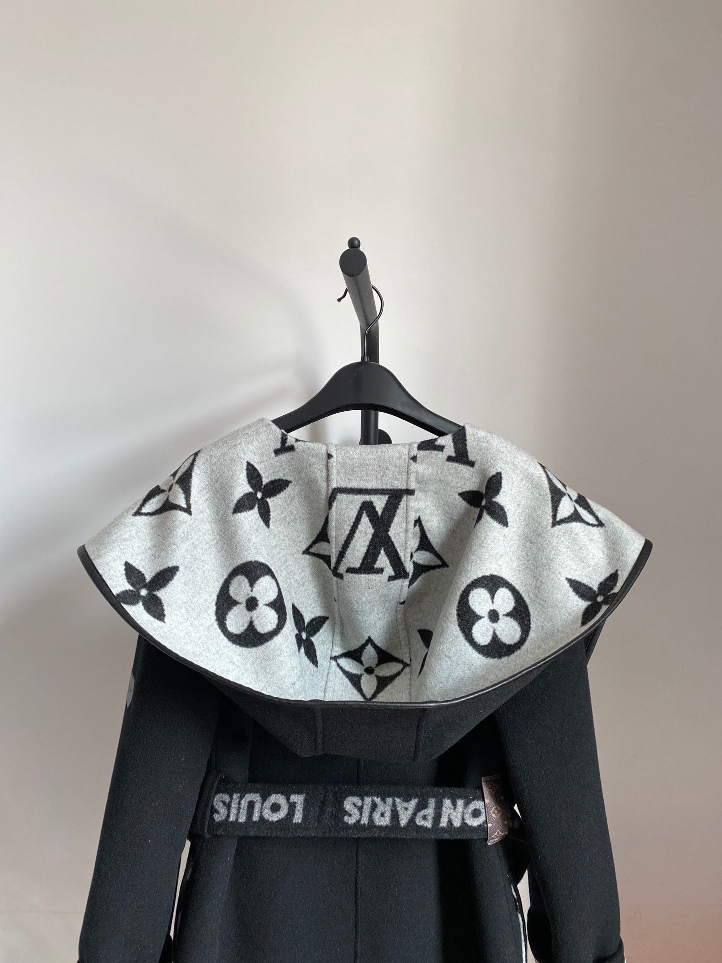 CN - New Collection LUV Wrap Coat 030