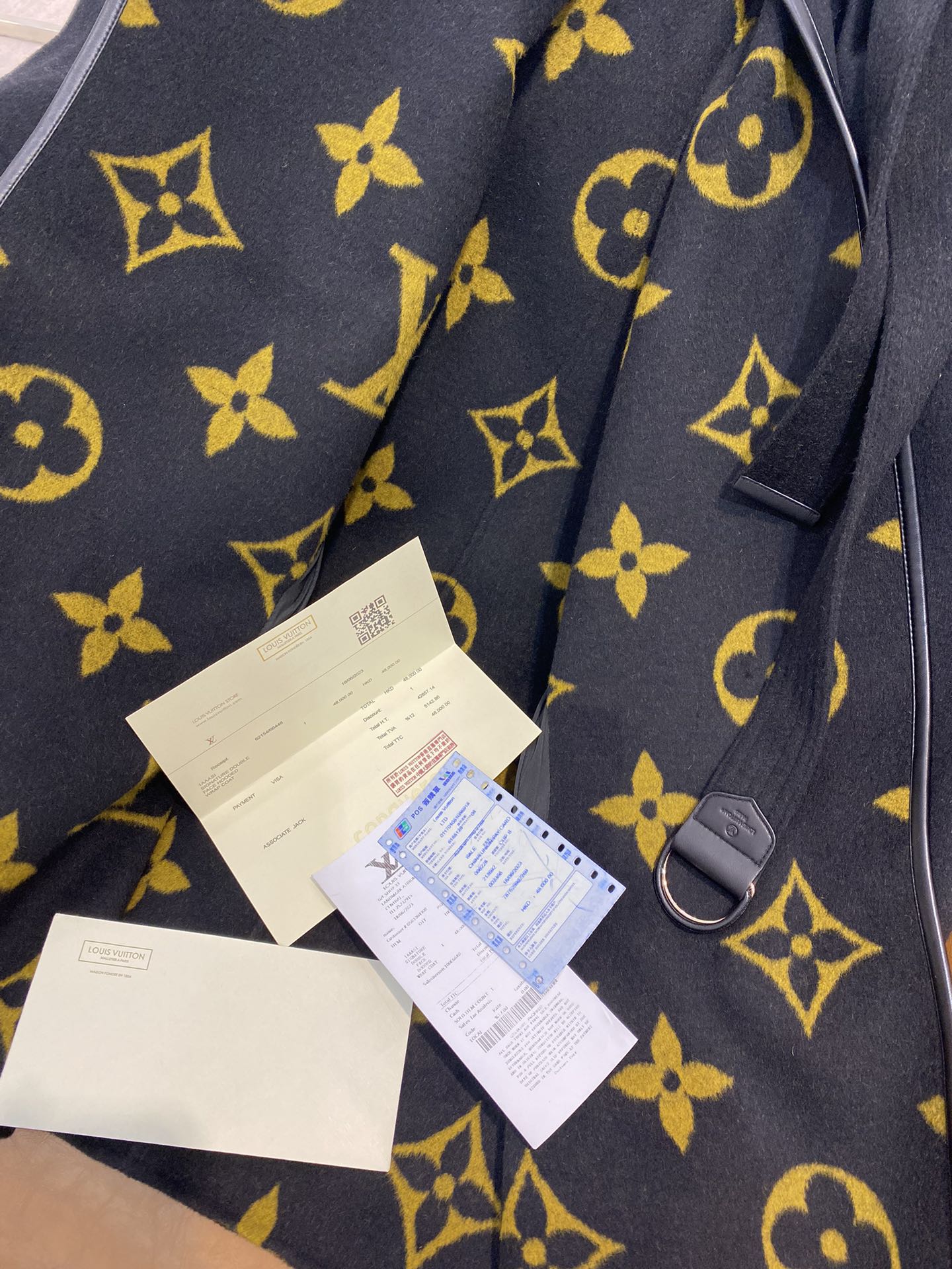 CN - New Collection LUV Wrap Coat 037