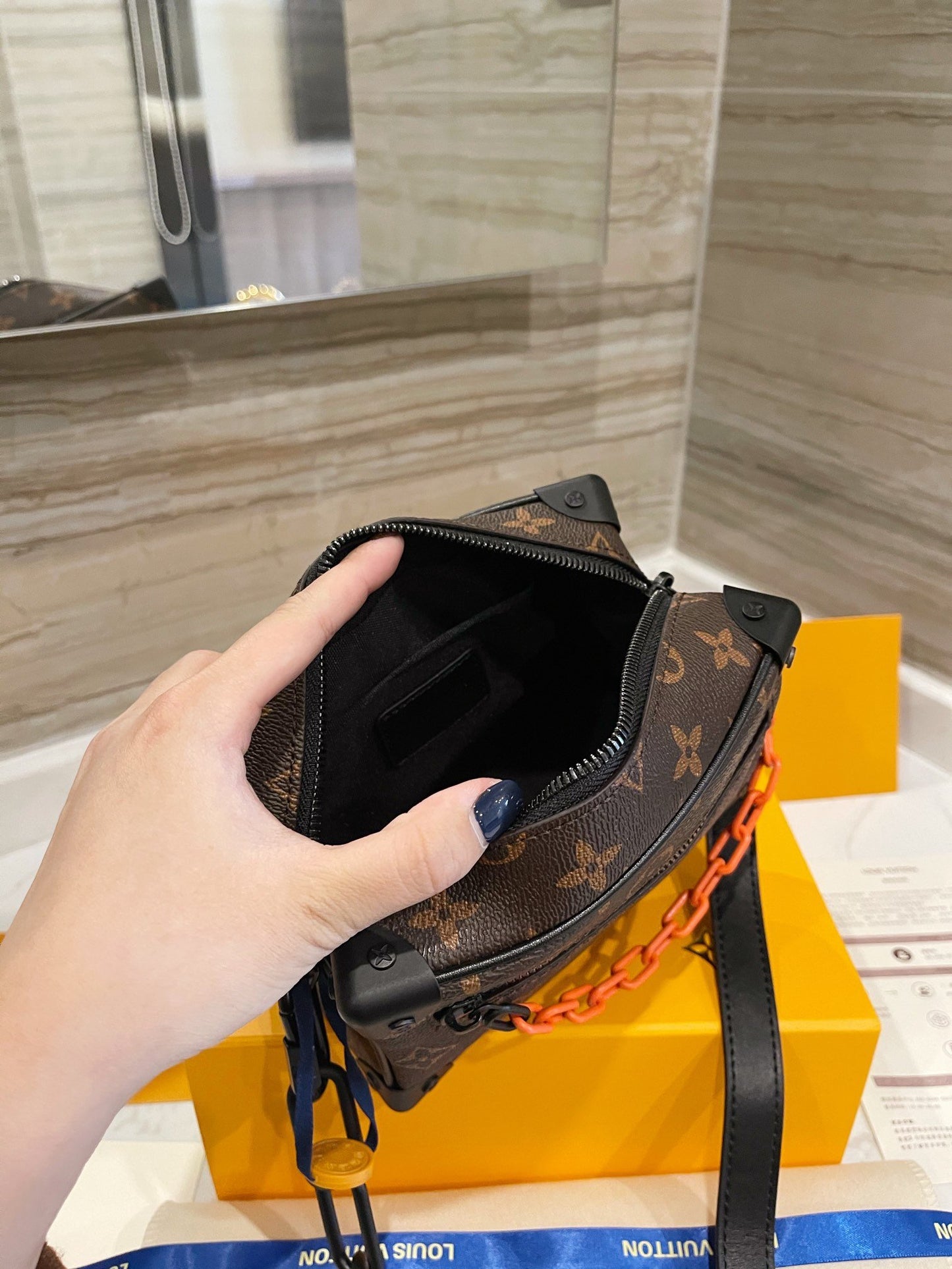 CN - New Collection Bags LUV 087