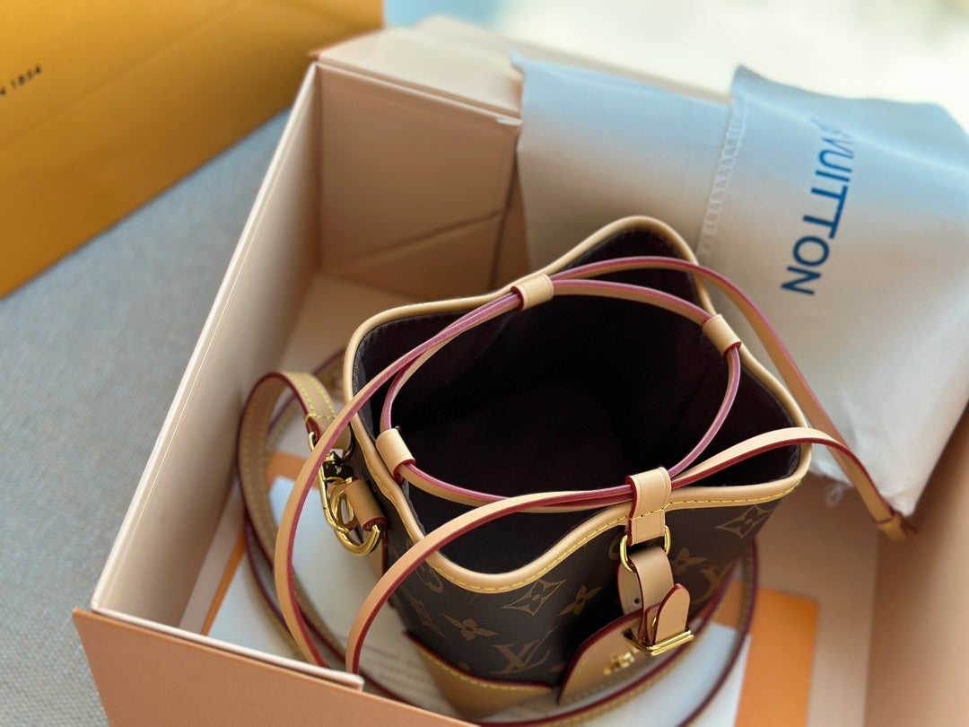 CN - New Collection Bags LUV 727