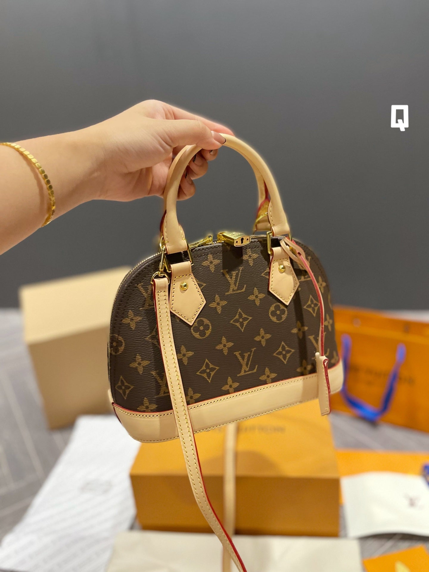 CN - New Collection Bags LUV 564