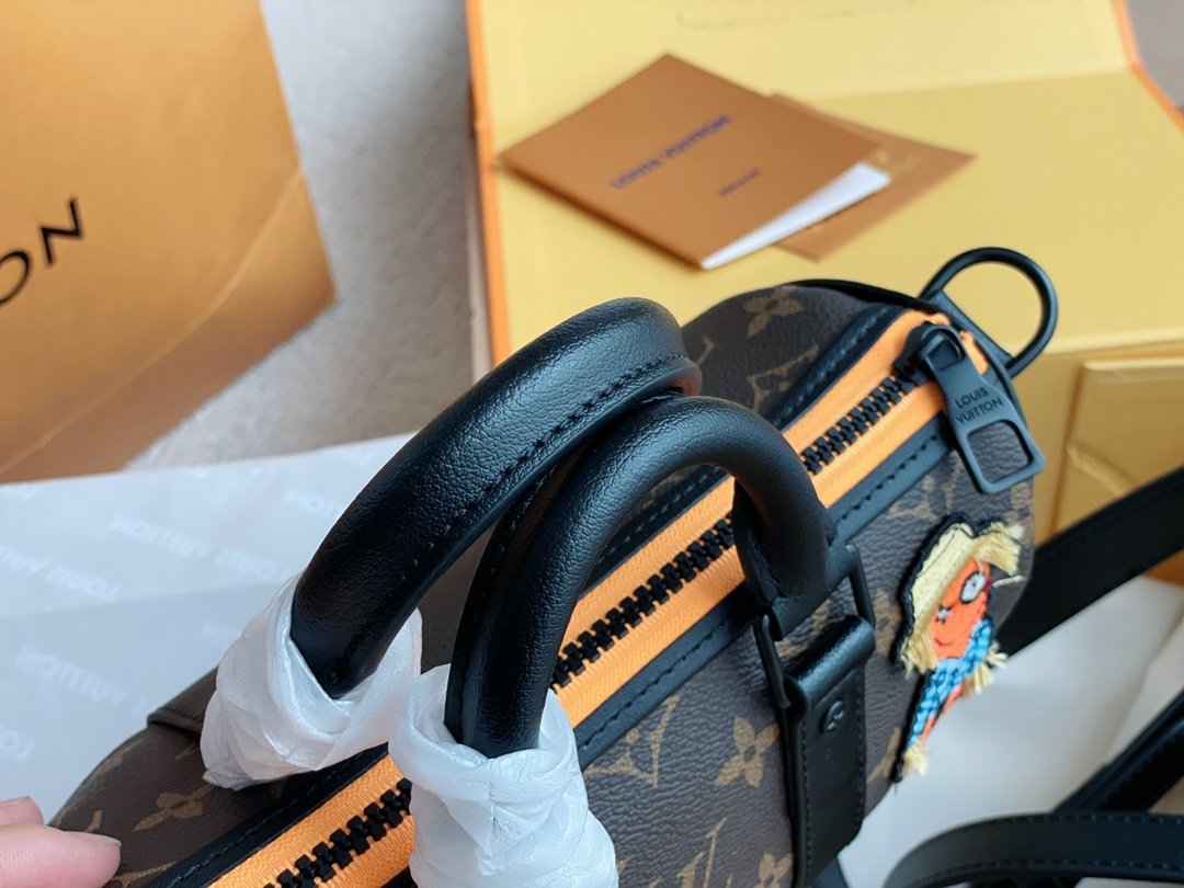 CN - New Collection Bags LUV 075