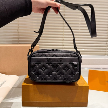 LV ALPHA WEARABLE WALLET MONOGRAM SHADOW BLACK 19CM M82544