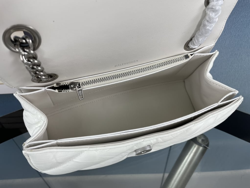 BALENCIAGA CRUSH SMALL CHAIN BAG QUILTED IN WHITE 25CM
