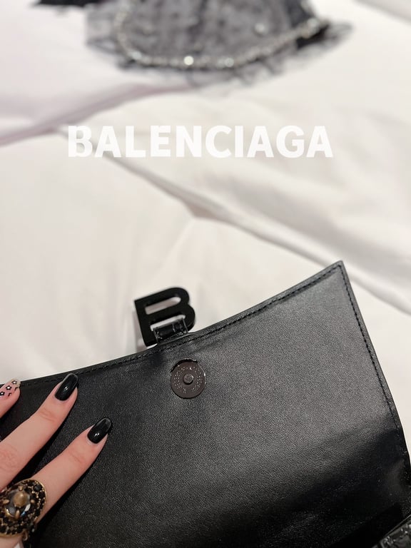 BALENCIAGA WOMEN'S HOURGLASS XS HANDBAG CROCODILE EMBOSSED IN BLACK 24CM