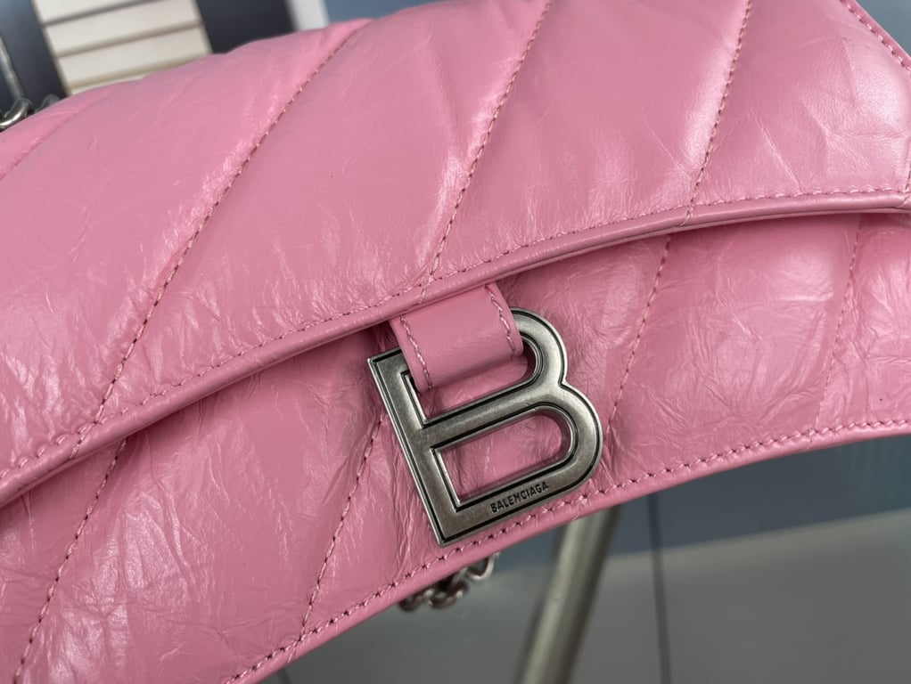 BALENCIAGA CRUSH SMALL CHAIN BAG QUILTED IN PINK 25CM