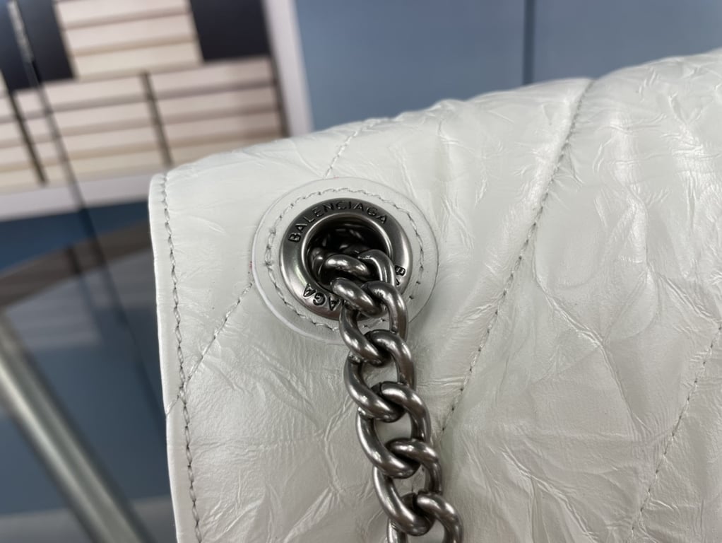 BALENCIAGA CRUSH SMALL CHAIN BAG QUILTED IN WHITE 25CM