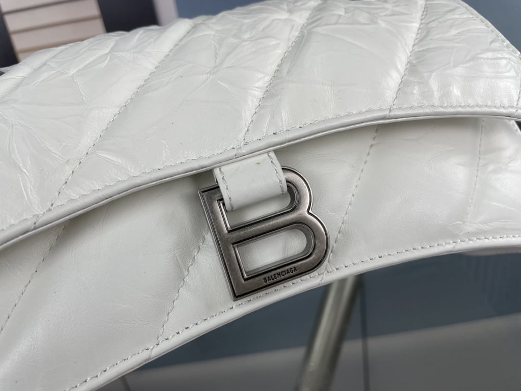 BALENCIAGA CRUSH SMALL CHAIN BAG QUILTED IN WHITE 25CM