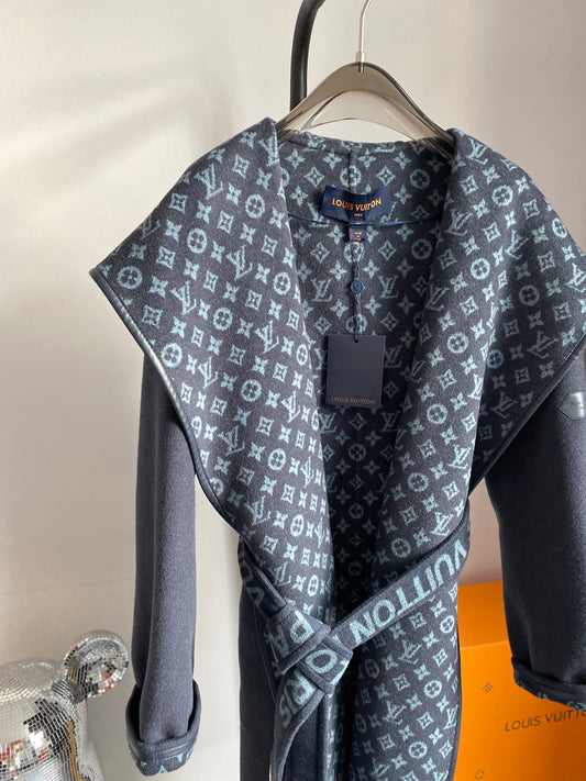 CN - New Collection LUV Wrap Coat 014