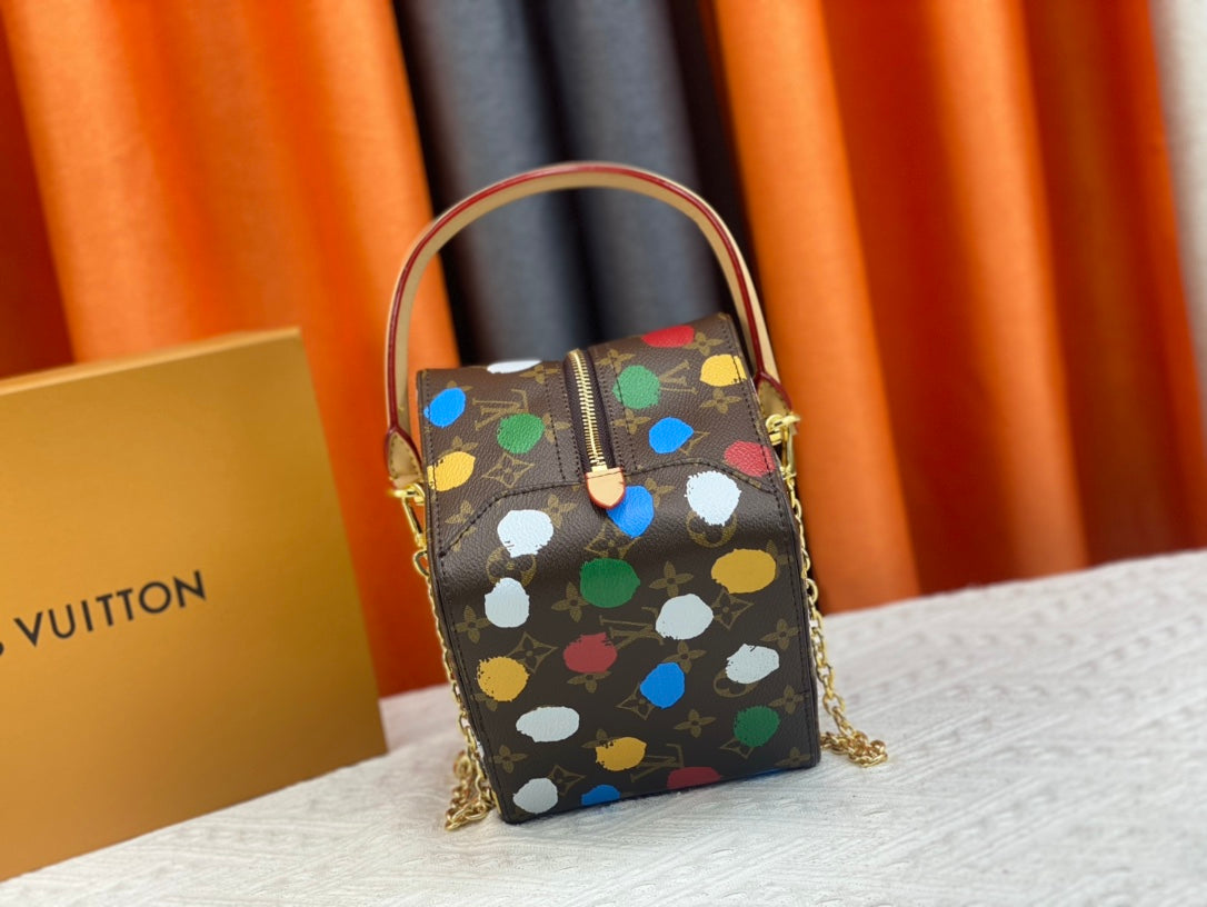 CN - New Collection Bags LUV 679