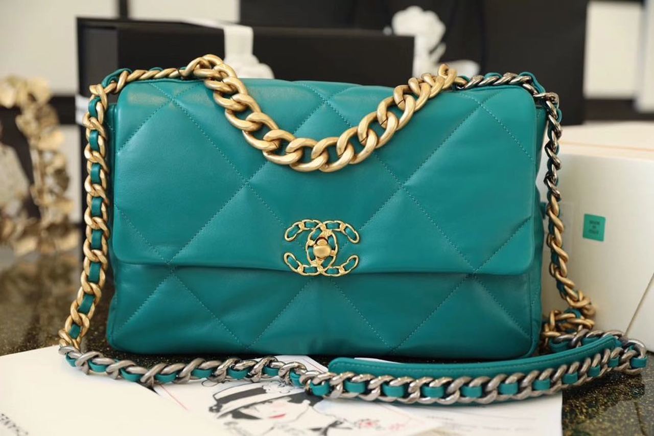 CHL 19 Handbag 26cm Teal For Women AS1160