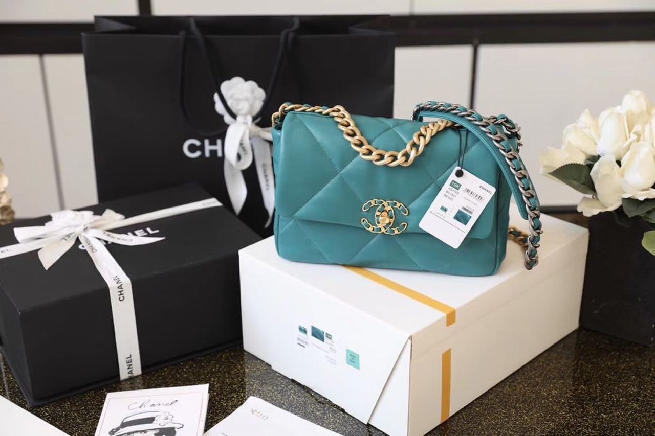 CHL 19 Handbag 26cm Teal For Women AS1160