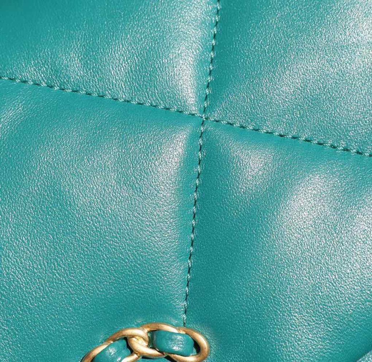 CHL 19 Handbag 26cm Teal For Women AS1160